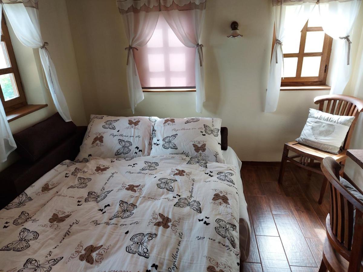 Oldhouse Knezovo * Sromlje